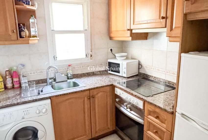 Wederverkoop - APPARTEMENT -
TORREVIEJA - Parque de las Naciones