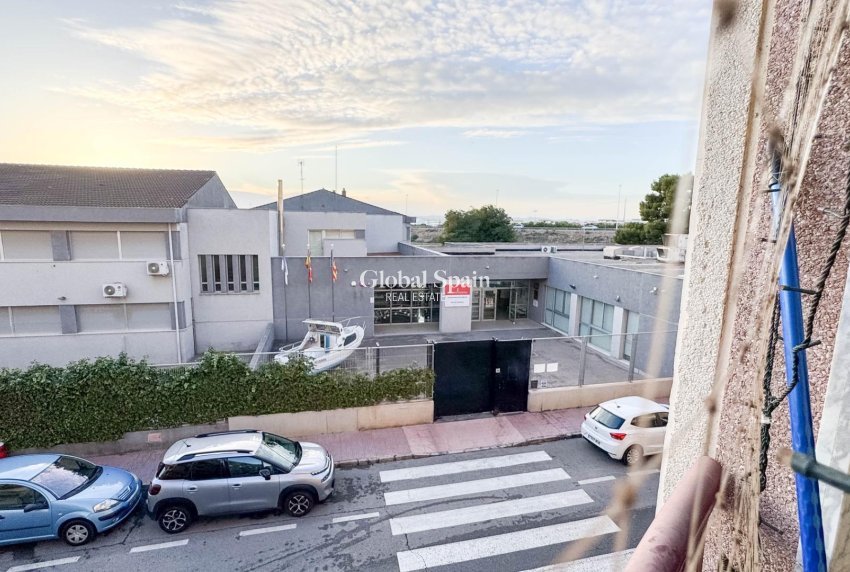 Wederverkoop - APPARTEMENT -
TORREVIEJA - Parque de las Naciones