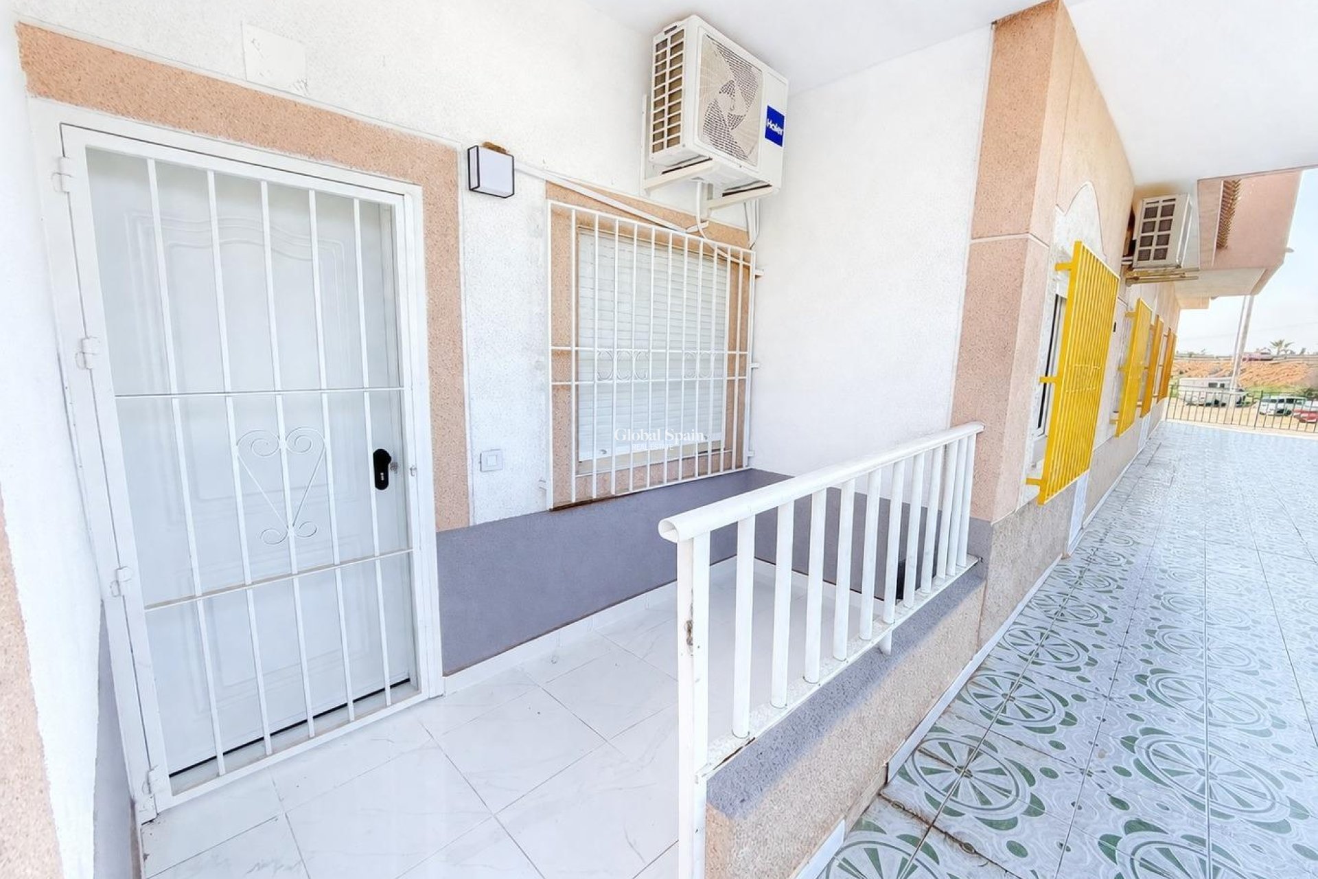 Wederverkoop - APPARTEMENT -
TORREVIEJA - Parque de las Naciones