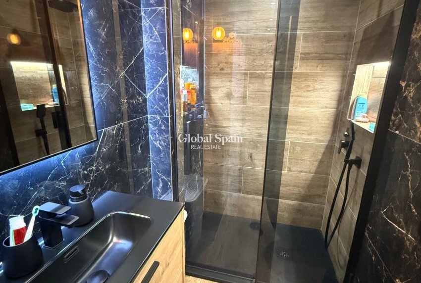 Wederverkoop - APPARTEMENT -
TORREVIEJA - Parque de las Naciones