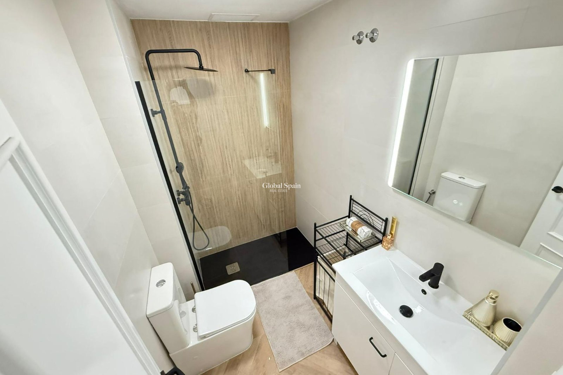 Wederverkoop - APPARTEMENT -
TORREVIEJA - Parque de las Naciones