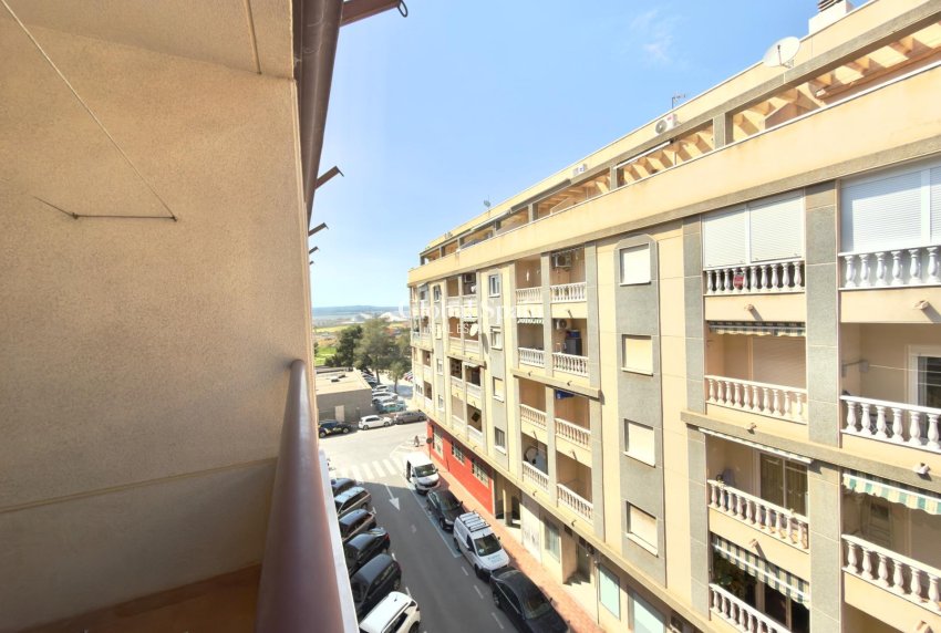 Wederverkoop - APPARTEMENT -
TORREVIEJA - Parque de las Naciones