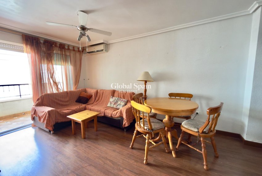 Wederverkoop - APPARTEMENT -
TORREVIEJA - Parque de las Naciones