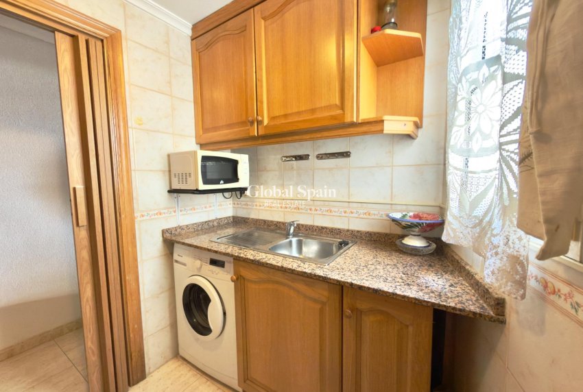 Wederverkoop - APPARTEMENT -
TORREVIEJA - Parque de las Naciones