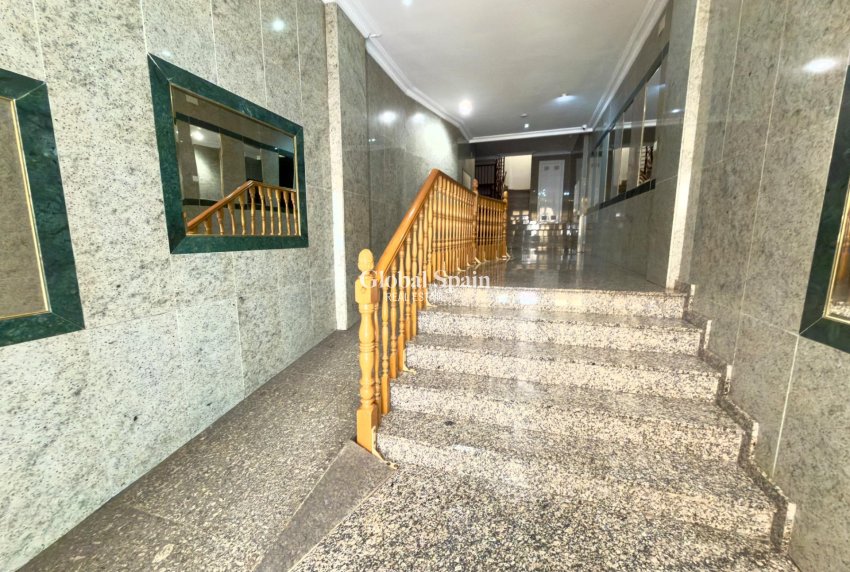 Wederverkoop - APPARTEMENT -
TORREVIEJA - Parque de las Naciones