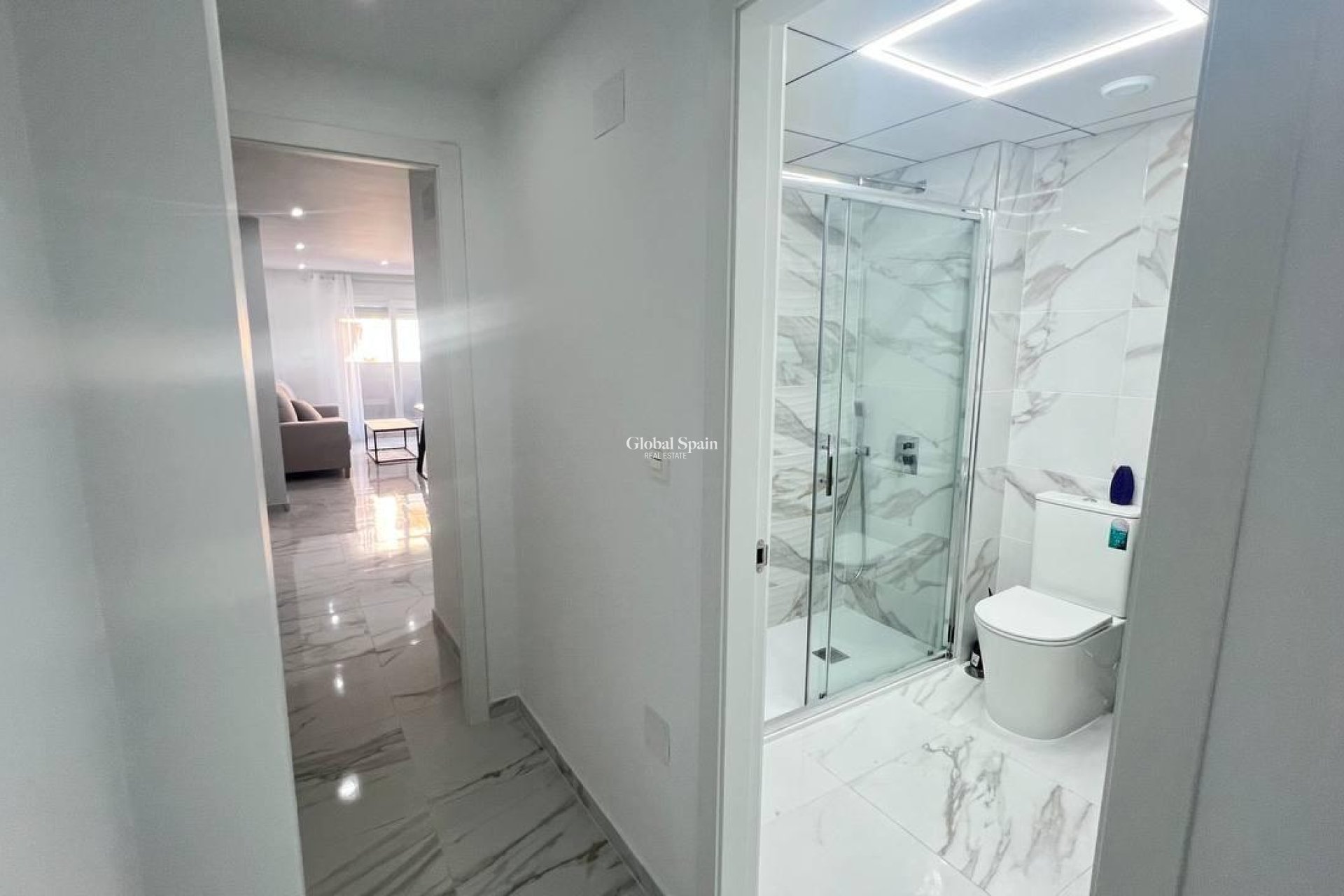 Wederverkoop - APPARTEMENT -
TORREVIEJA - Parque de las Naciones