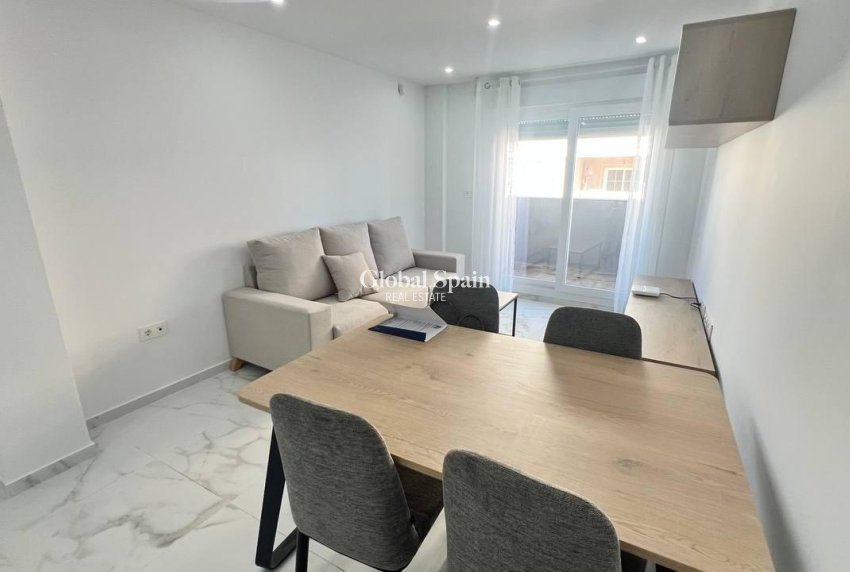 Wederverkoop - APPARTEMENT -
TORREVIEJA - Parque de las Naciones