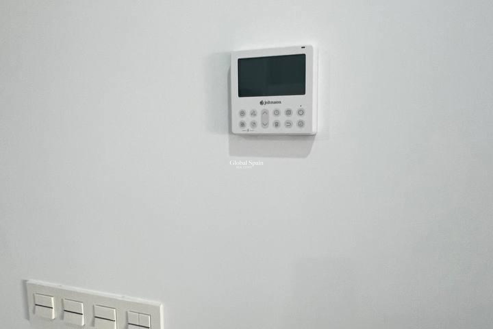 Wederverkoop - APPARTEMENT -
TORREVIEJA - Parque de las Naciones