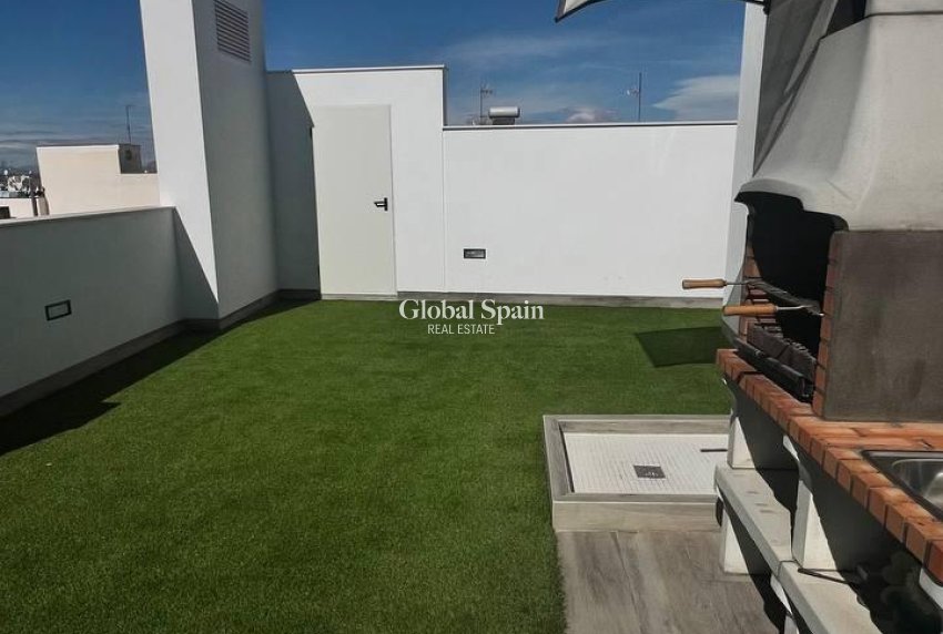 Wederverkoop - APPARTEMENT -
TORREVIEJA - Parque de las Naciones