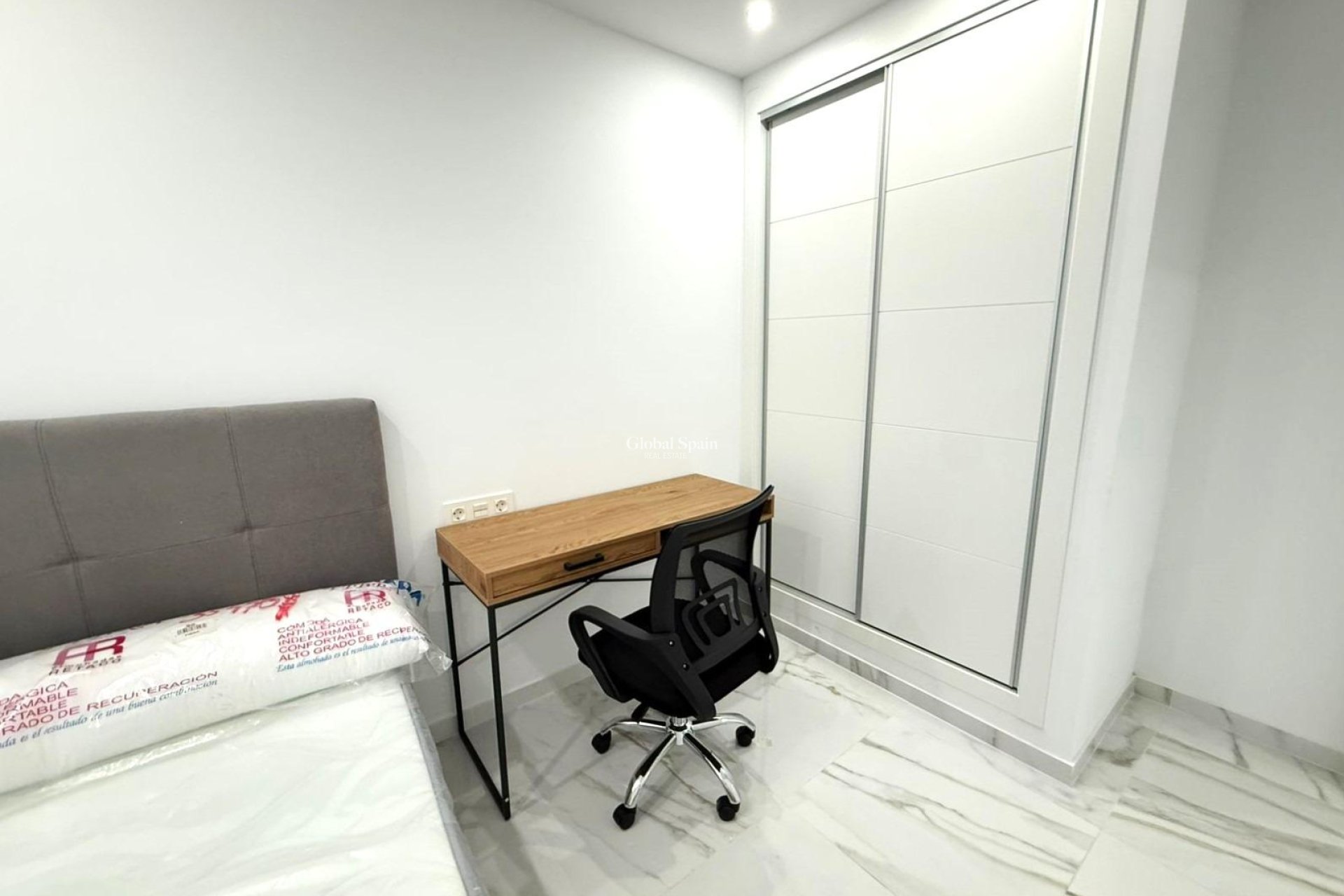 Wederverkoop - APPARTEMENT -
TORREVIEJA - Parque de las Naciones