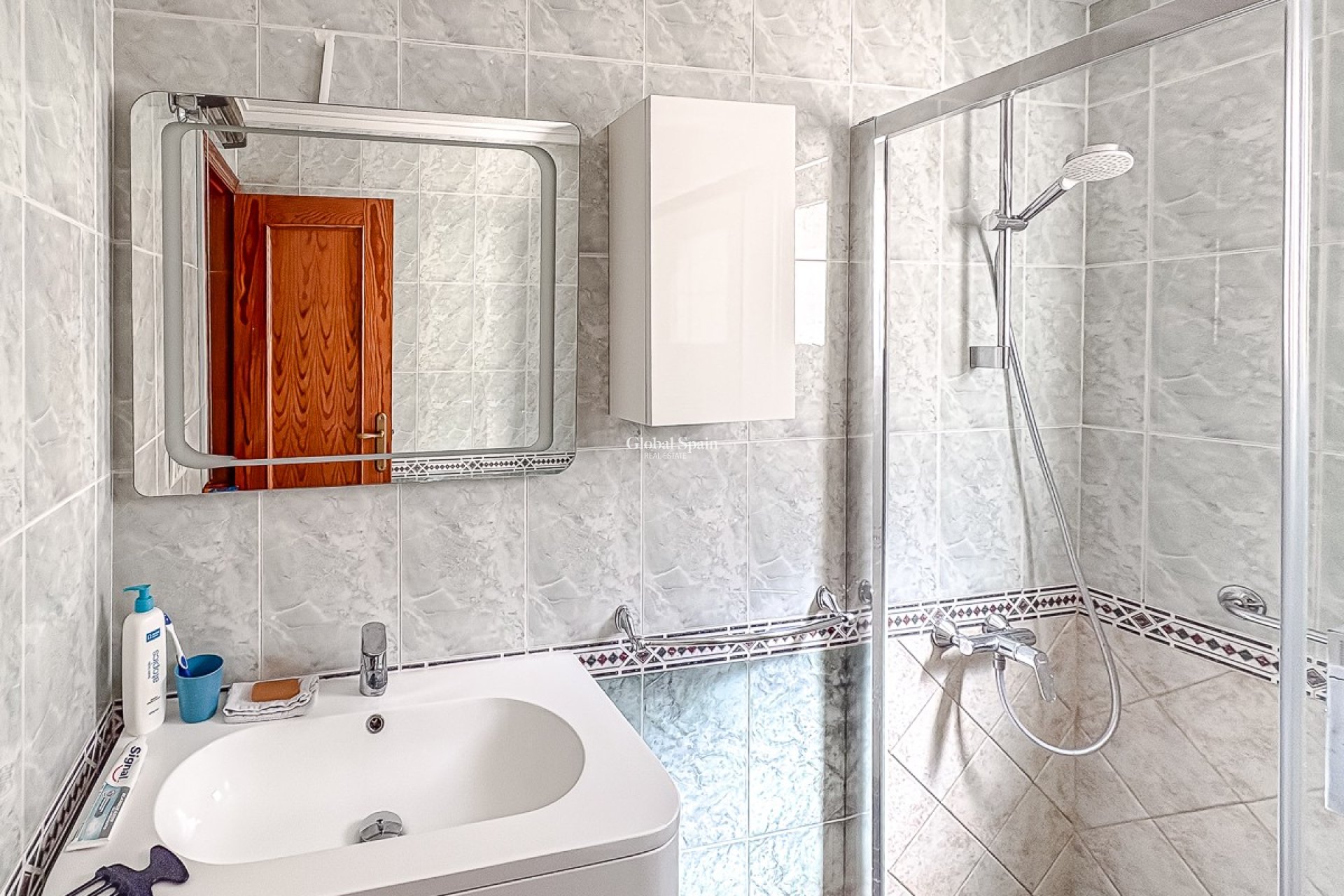 Wederverkoop - APPARTEMENT -
TORREVIEJA - Parque de las Naciones