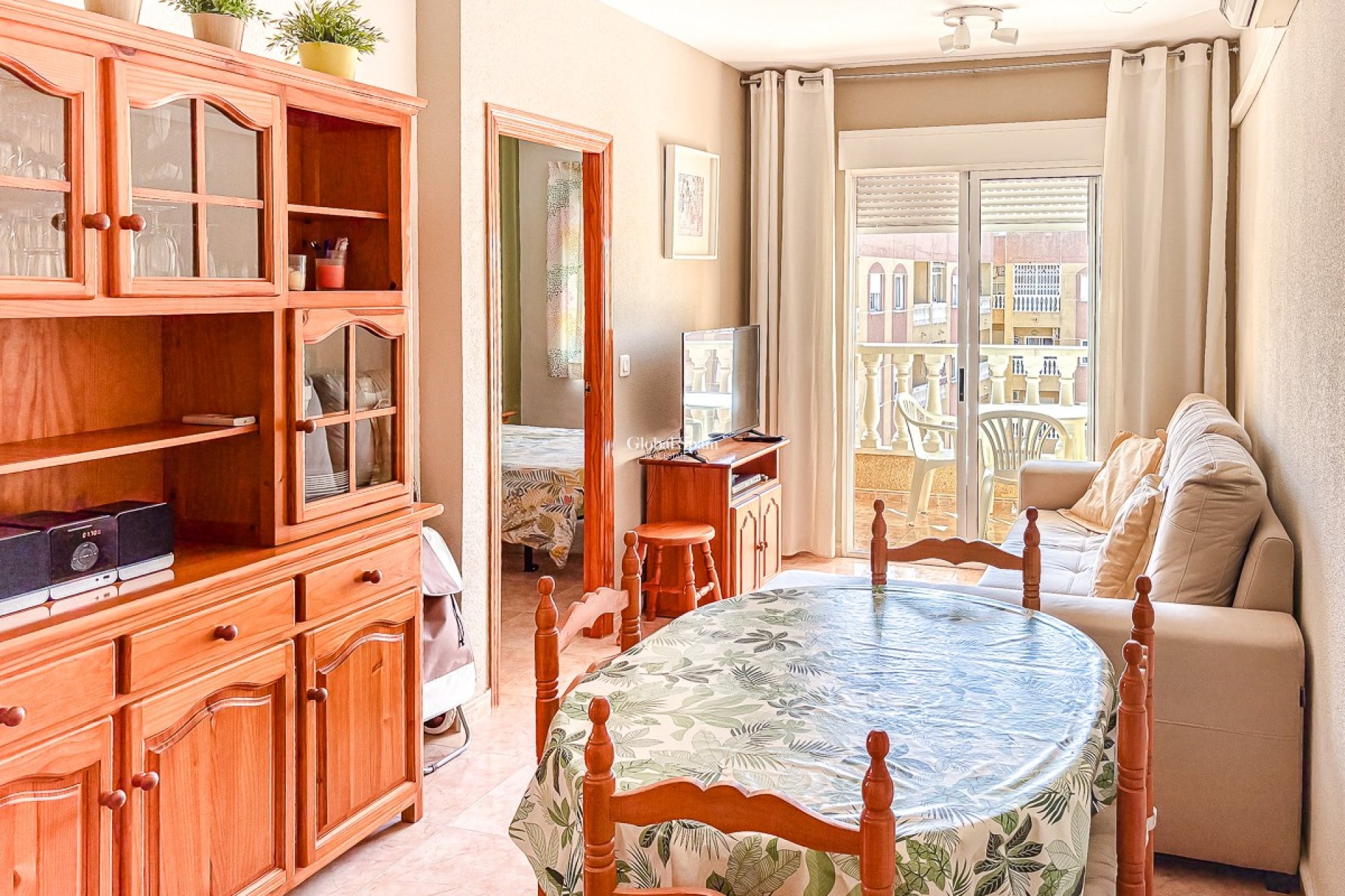 Wederverkoop - APPARTEMENT -
TORREVIEJA - Parque de las Naciones