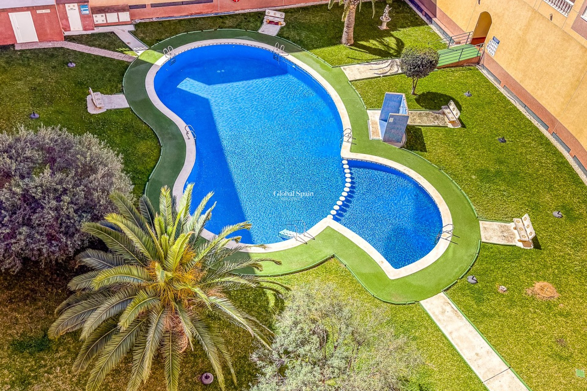 Wederverkoop - APPARTEMENT -
TORREVIEJA - Parque de las Naciones
