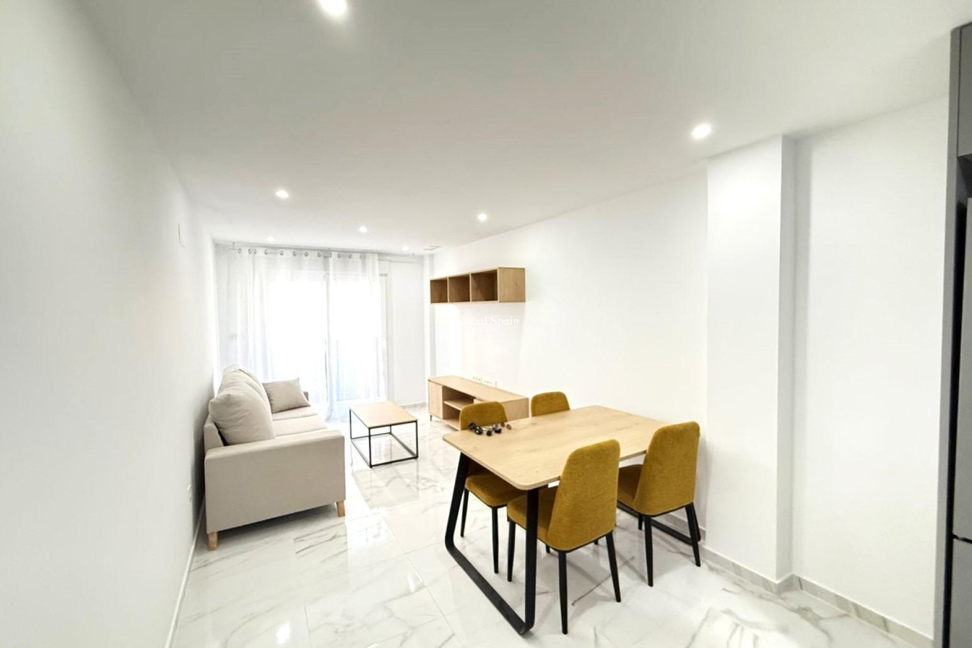 Wederverkoop - APPARTEMENT -
TORREVIEJA - Parque de las Naciones
