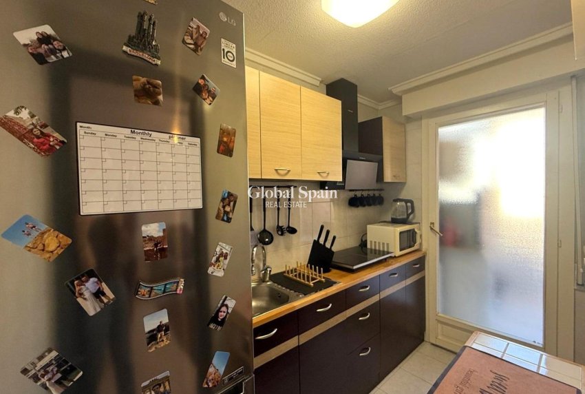 Wederverkoop - APPARTEMENT -
TORREVIEJA - Parque de las Naciones