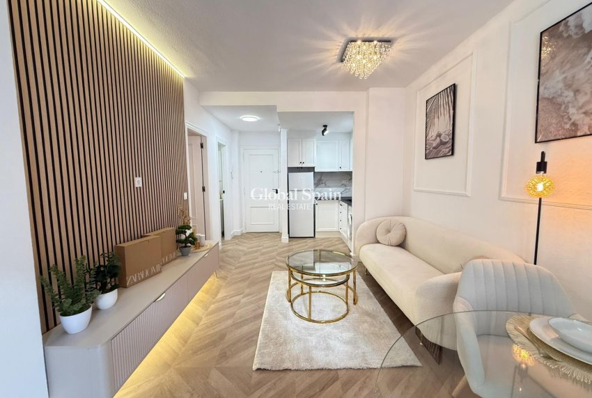Wederverkoop - APPARTEMENT -
TORREVIEJA - Parque de las Naciones