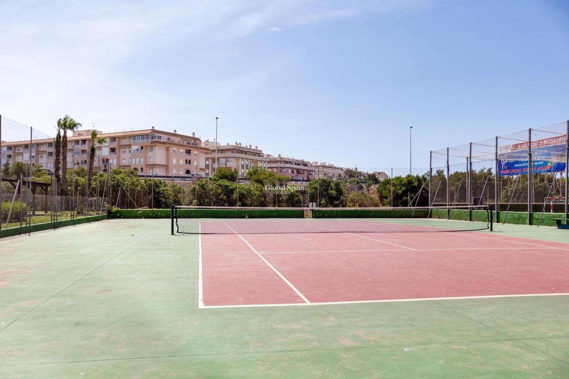Wederverkoop - APPARTEMENT -
TORREVIEJA - Parque de las Naciones
