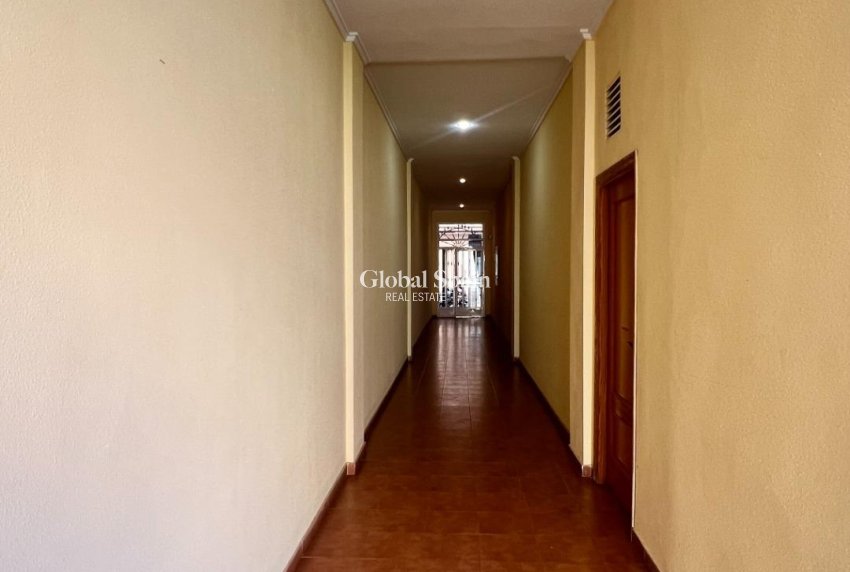 Wederverkoop - APPARTEMENT -
TORREVIEJA - Parque de las Naciones