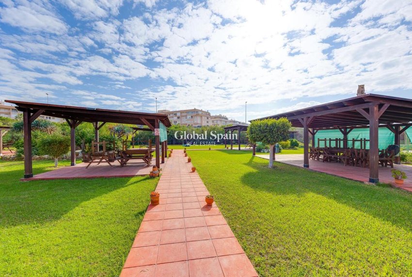 Wederverkoop - APPARTEMENT -
TORREVIEJA - Parque de las Naciones