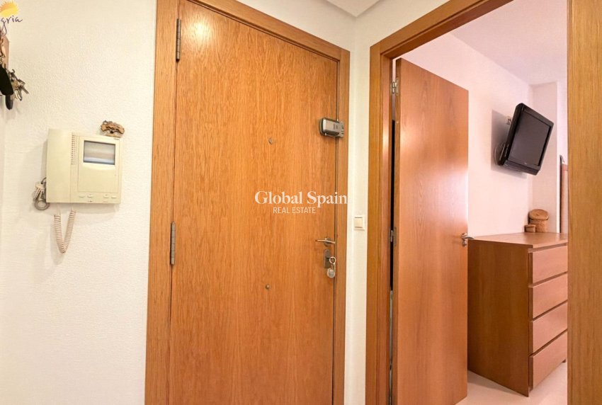 Wederverkoop - APPARTEMENT -
TORREVIEJA - Parque de las Naciones