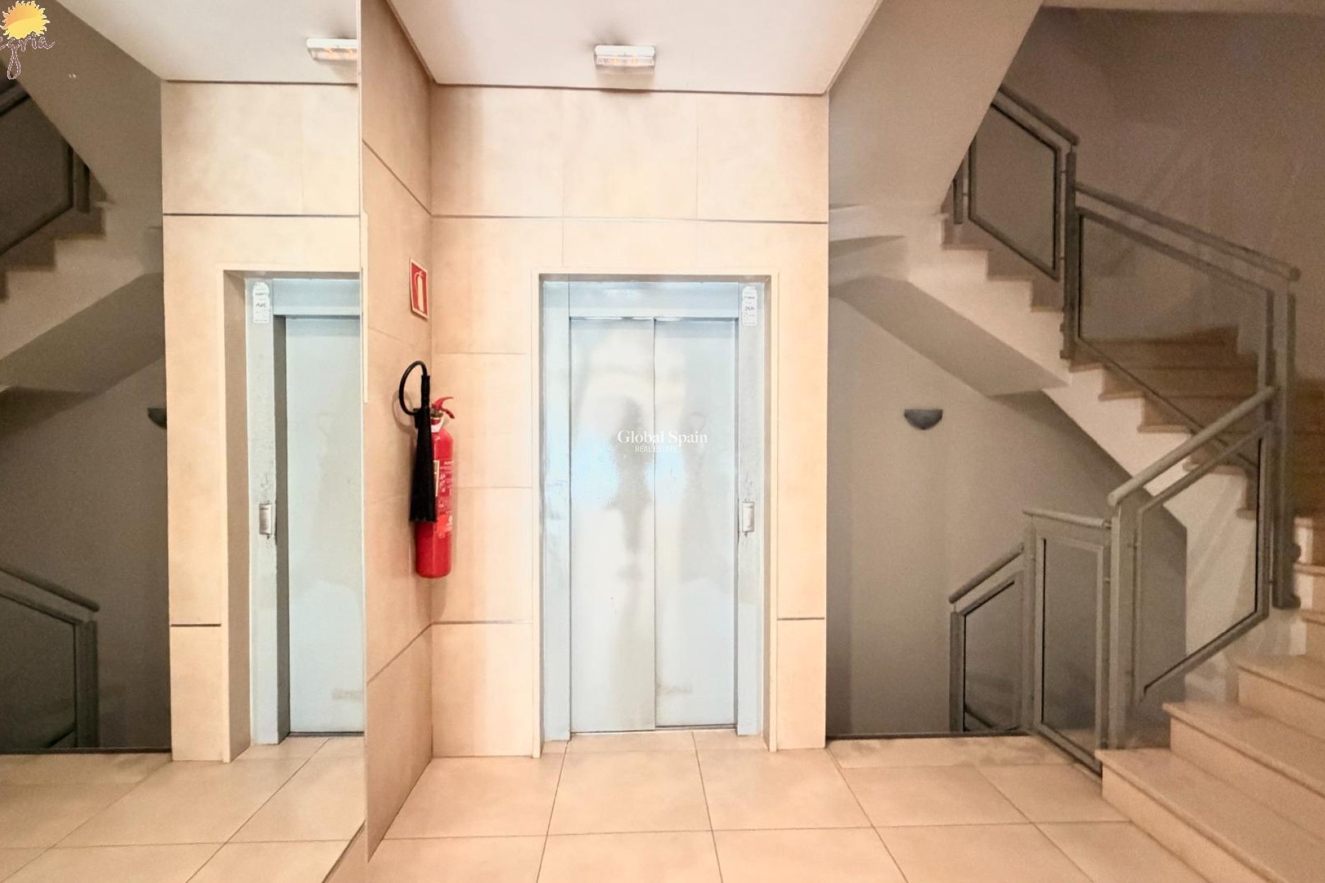 Wederverkoop - APPARTEMENT -
TORREVIEJA - Parque de las Naciones