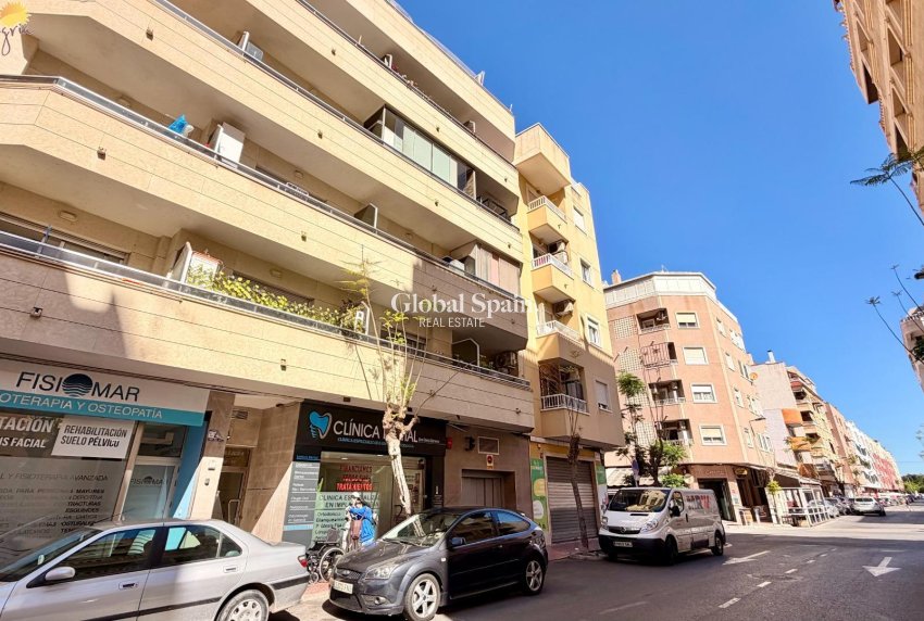 Wederverkoop - APPARTEMENT -
TORREVIEJA - Parque de las Naciones