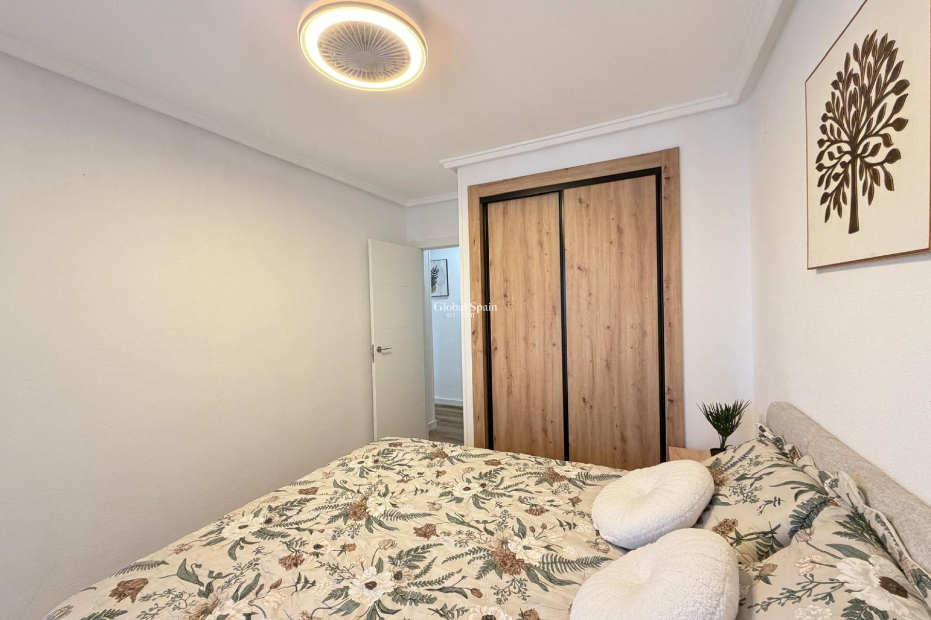 Wederverkoop - APPARTEMENT -
TORREVIEJA - Parque de las Naciones