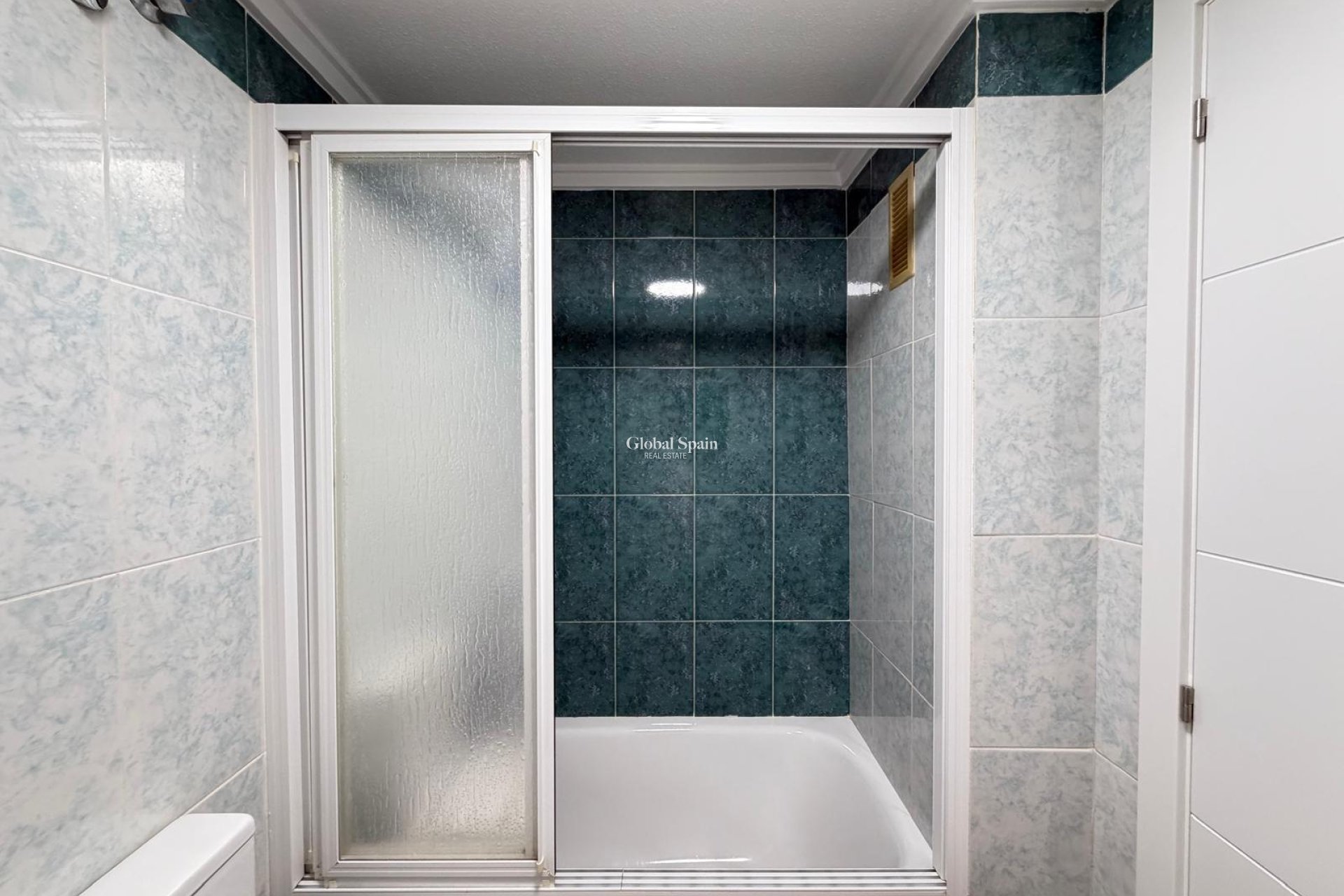 Wederverkoop - APPARTEMENT -
TORREVIEJA - Parque de las Naciones