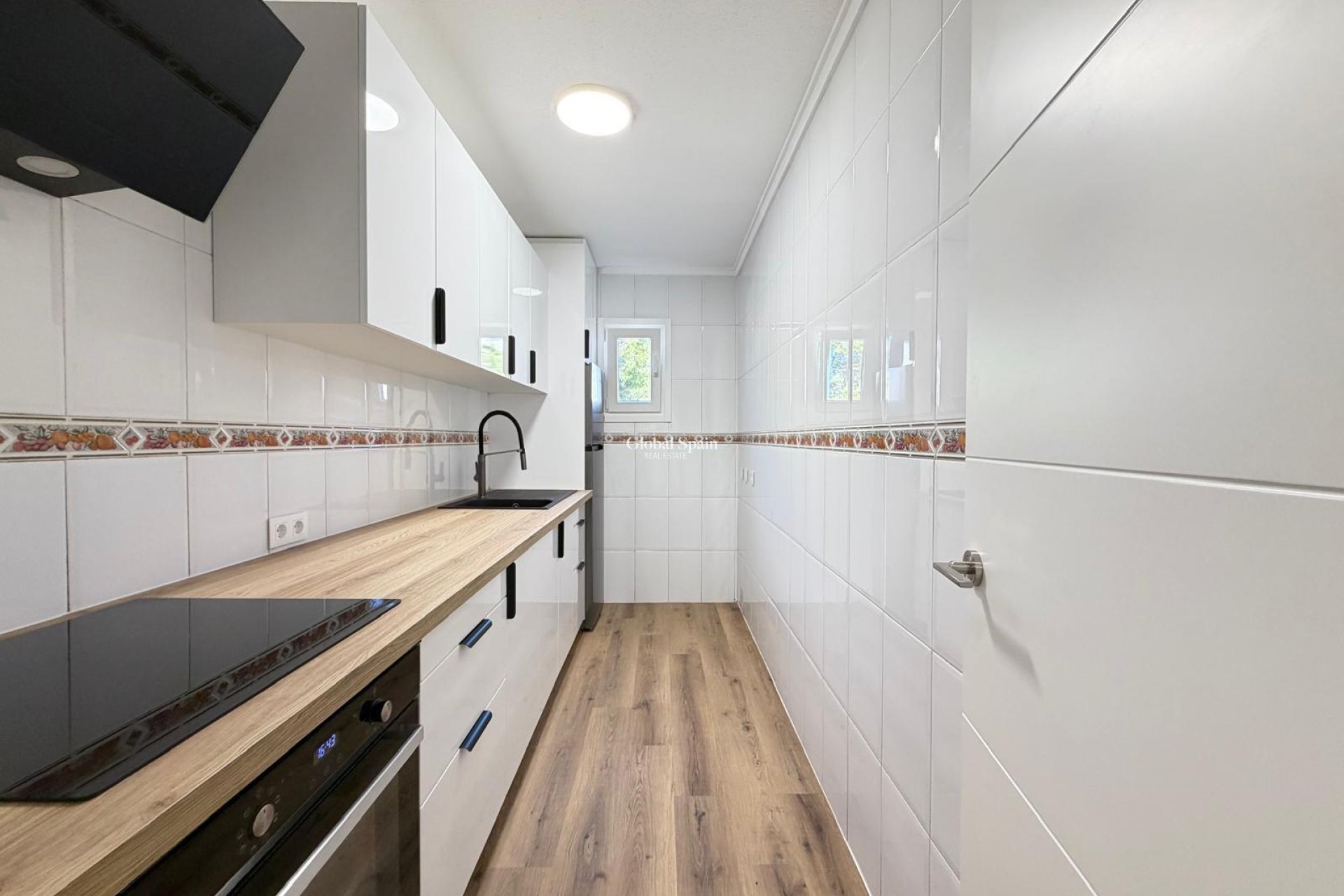 Wederverkoop - APPARTEMENT -
TORREVIEJA - Parque de las Naciones