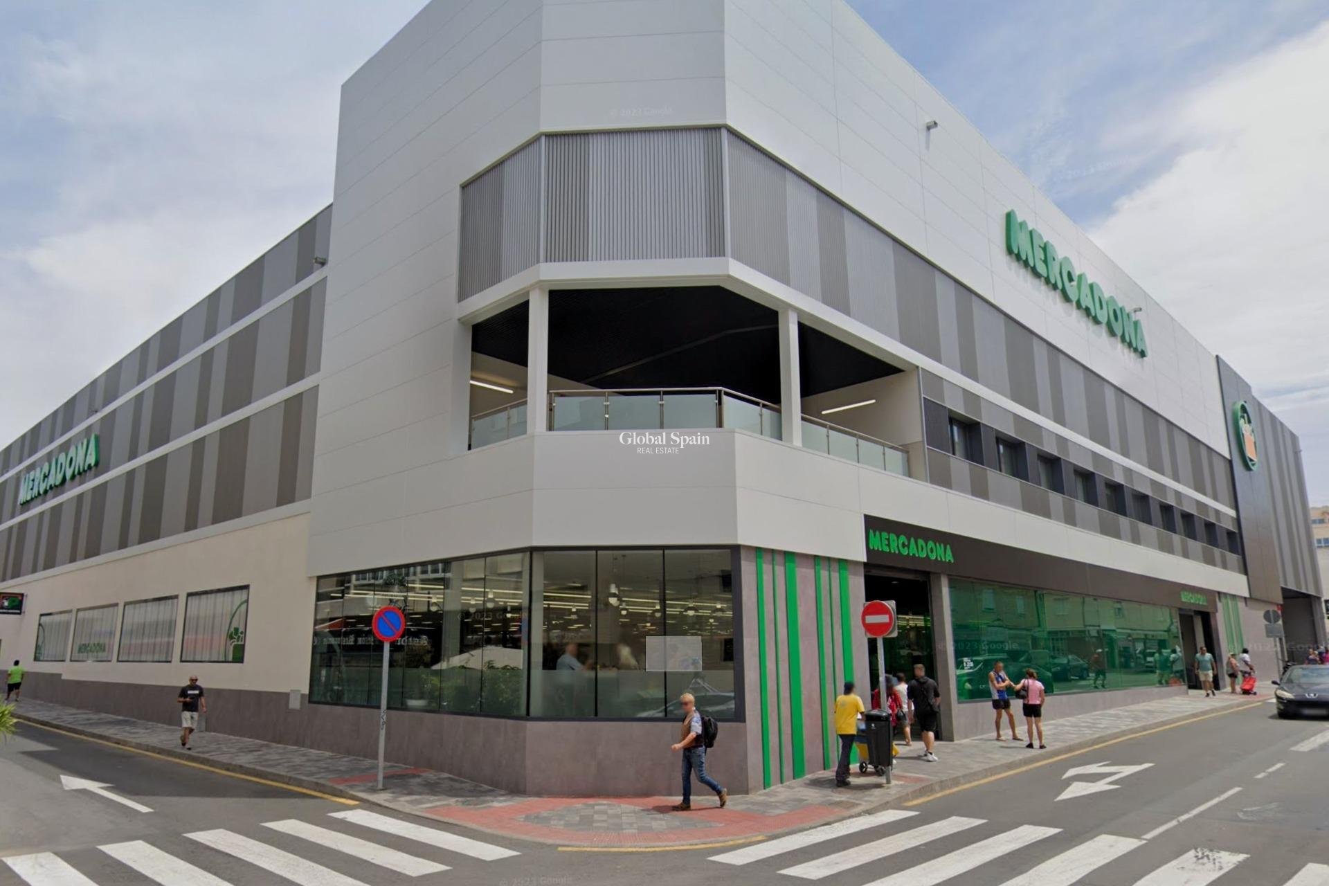 Wederverkoop - APPARTEMENT -
TORREVIEJA - Paseo maritimo