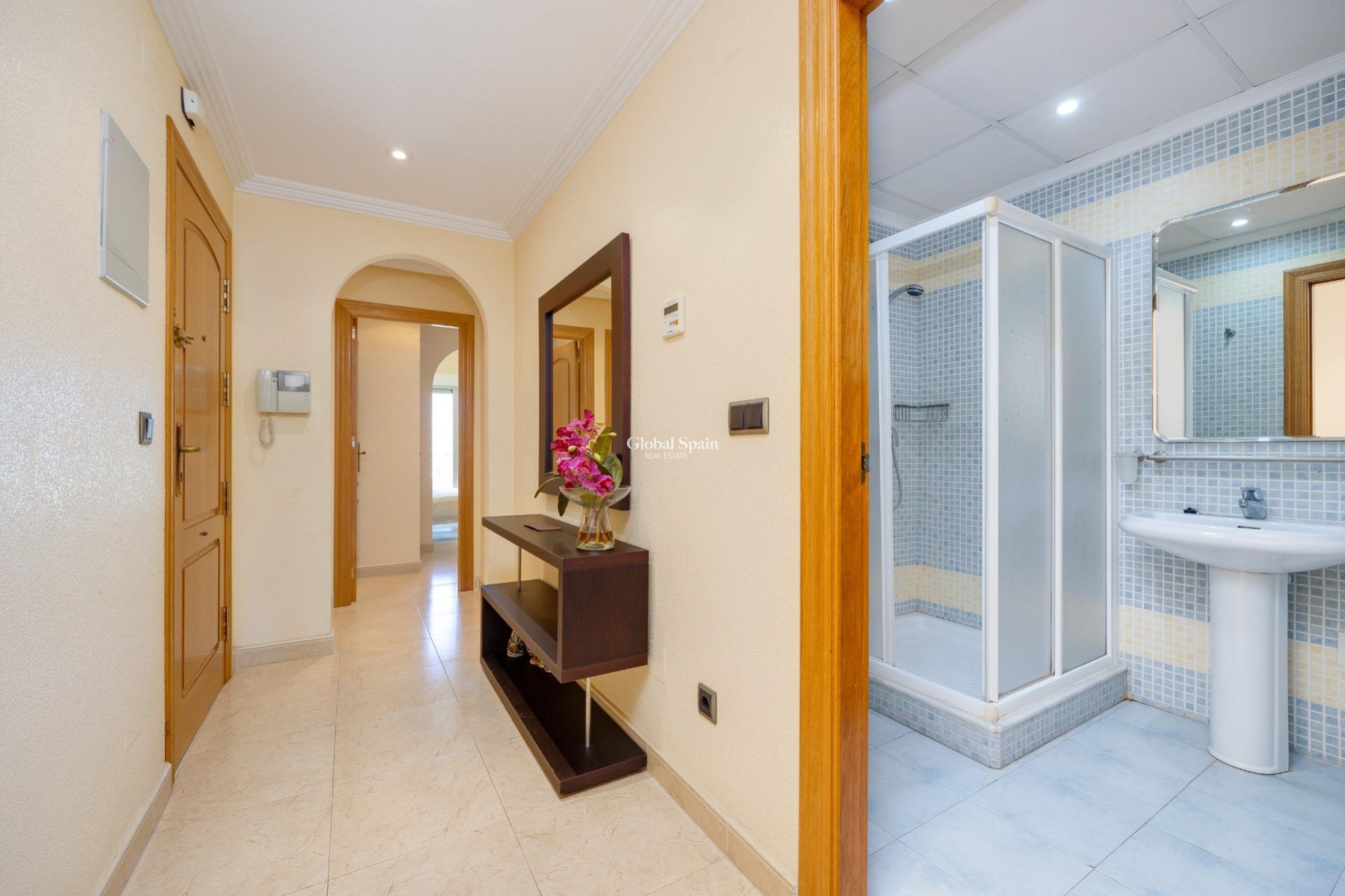 Wederverkoop - APPARTEMENT -
TORREVIEJA - Paseo maritimo