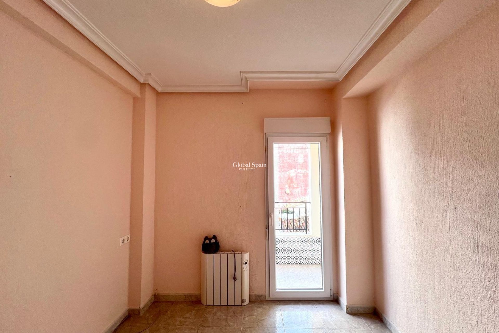 Wederverkoop - APPARTEMENT -
TORREVIEJA - Paseo maritimo