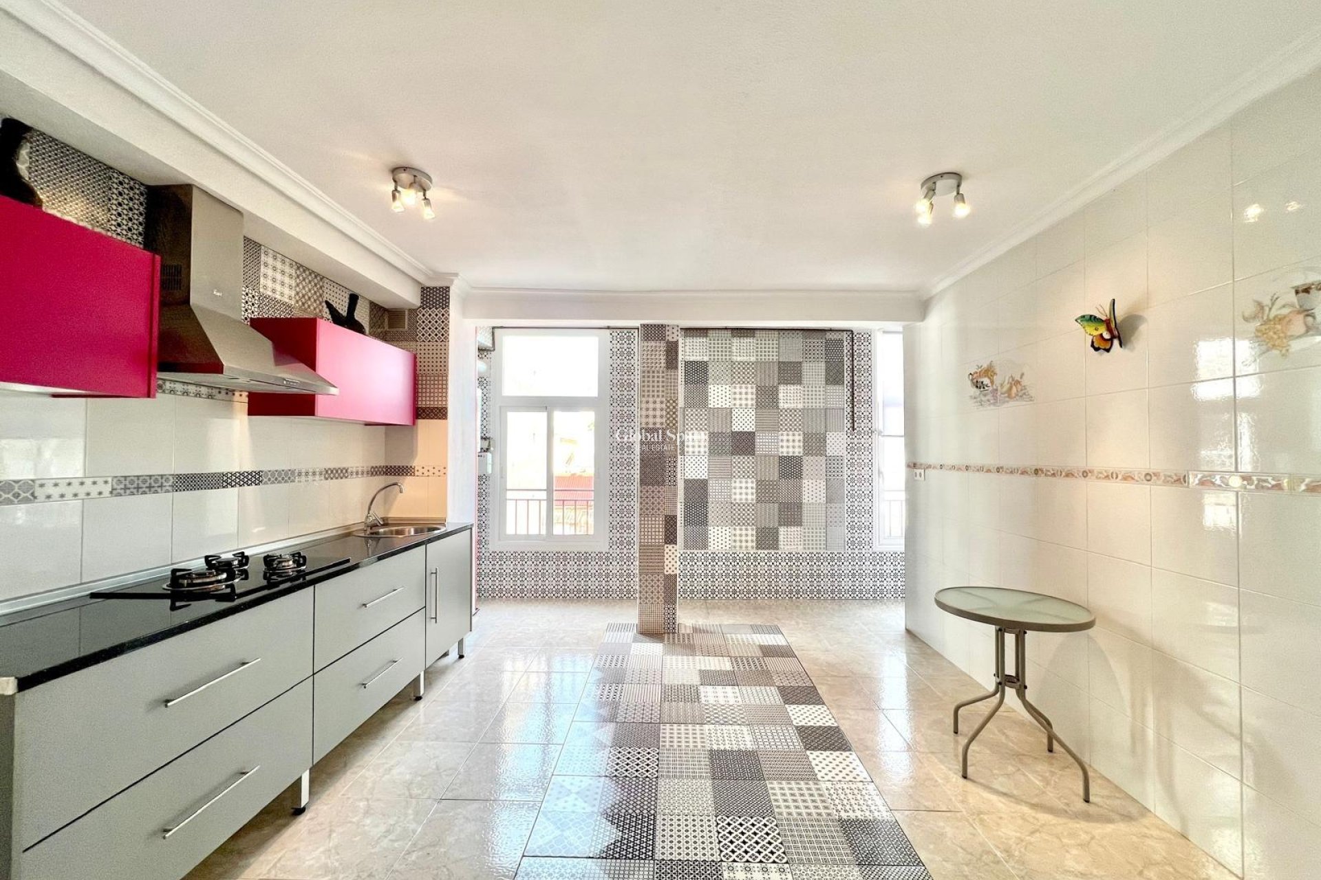 Wederverkoop - APPARTEMENT -
TORREVIEJA - Paseo maritimo