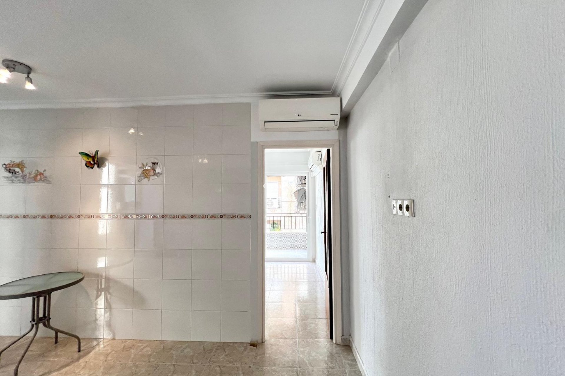 Wederverkoop - APPARTEMENT -
TORREVIEJA - Paseo maritimo