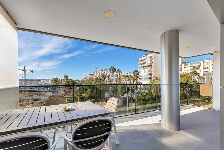 Wederverkoop - APPARTEMENT -
TORREVIEJA - Paseo maritimo