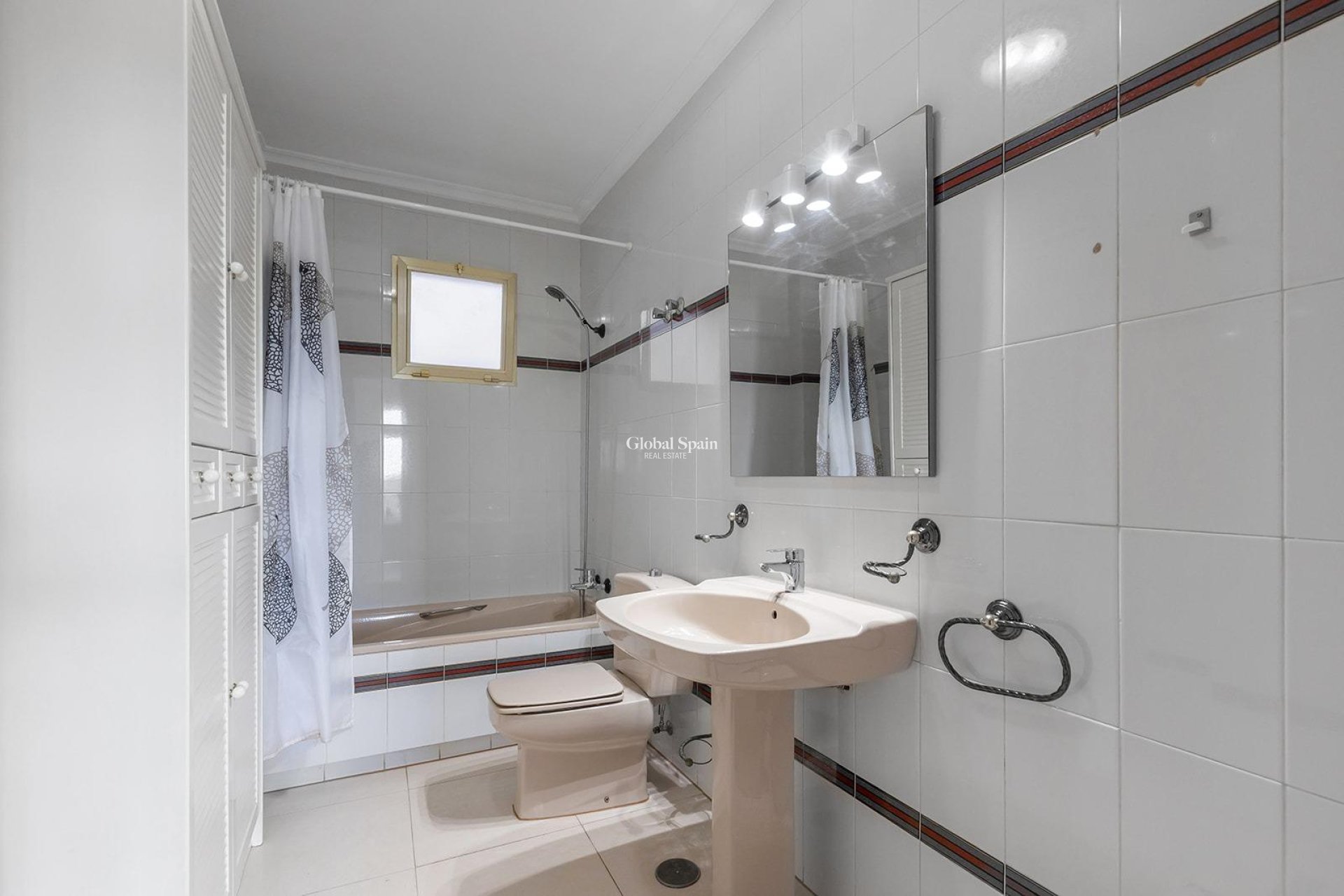 Wederverkoop - APPARTEMENT -
TORREVIEJA - Paseo maritimo