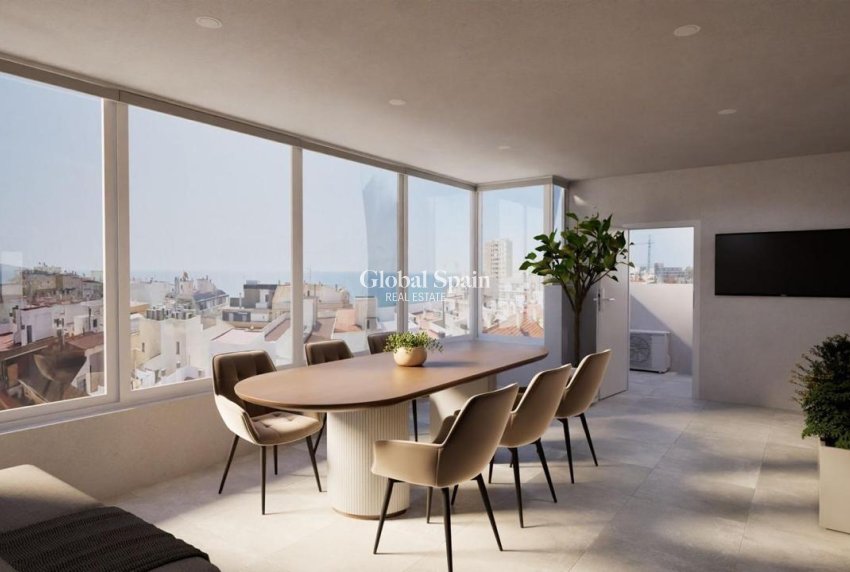 Wederverkoop - APPARTEMENT -
TORREVIEJA - Paseo maritimo