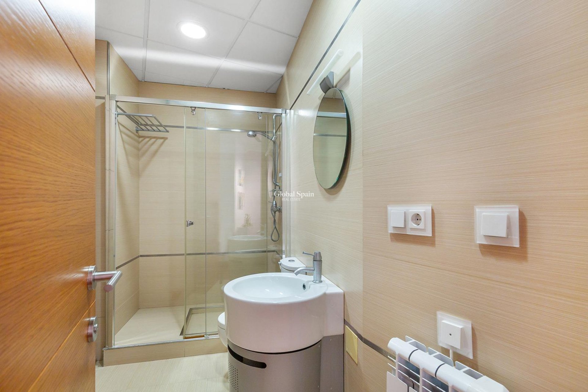 Wederverkoop - APPARTEMENT -
TORREVIEJA - Paseo maritimo