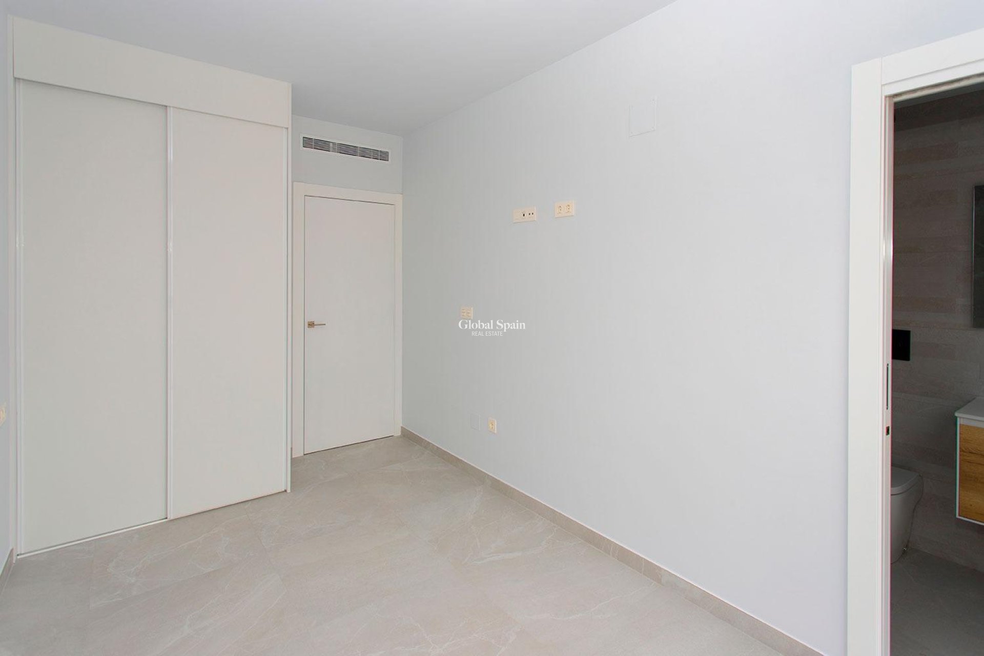 Wederverkoop - Appartement -
TORREVIEJA - Paseo maritimo
