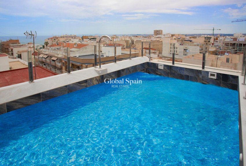 Wederverkoop - Appartement -
TORREVIEJA - Paseo maritimo