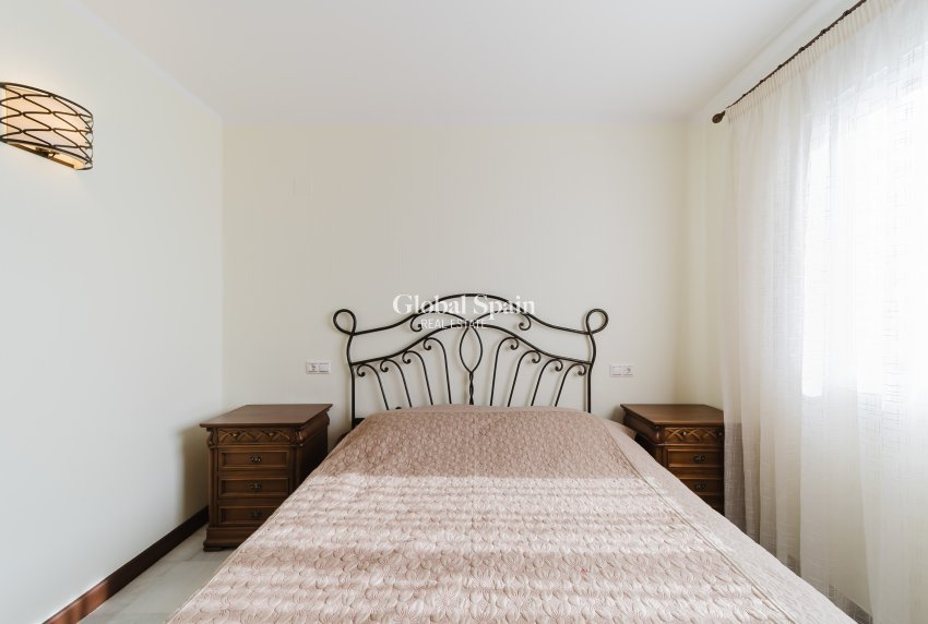 Wederverkoop - Appartement -
TORREVIEJA - Playa de los locos