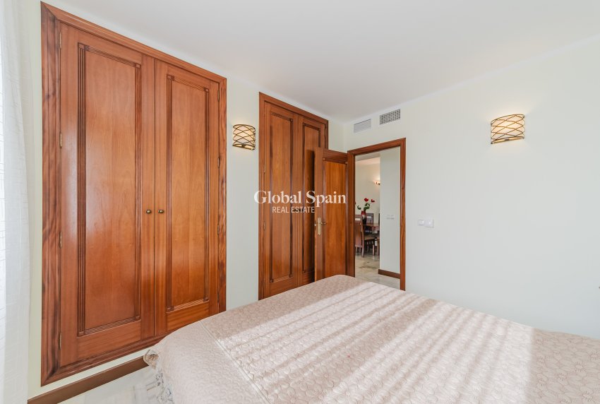 Wederverkoop - Appartement -
TORREVIEJA - Playa de los locos