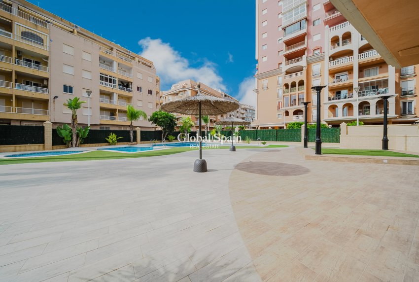 Wederverkoop - Appartement -
TORREVIEJA - Playa de los locos