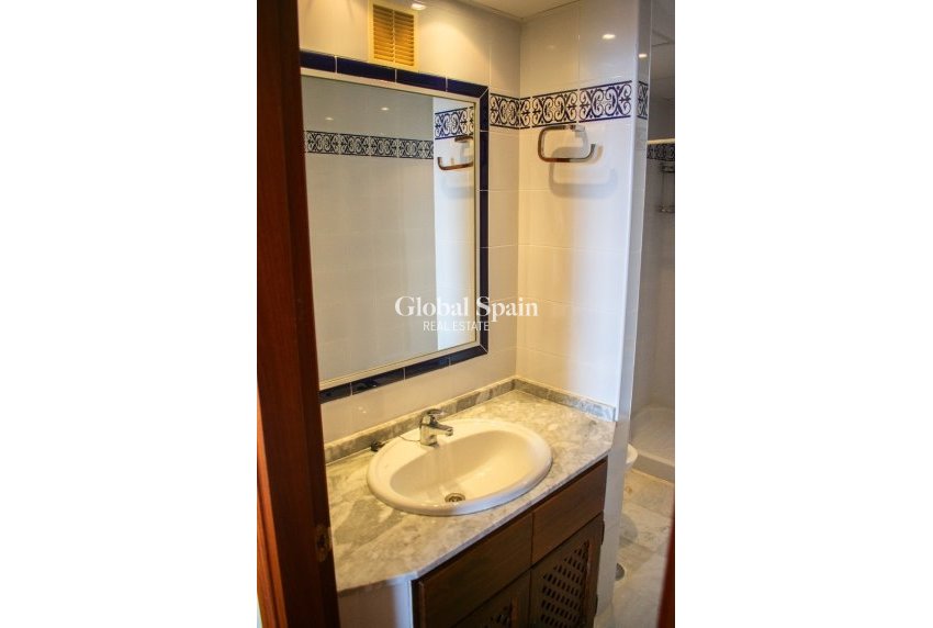 Wederverkoop - APPARTEMENT -
TORREVIEJA - Playa de los Locos