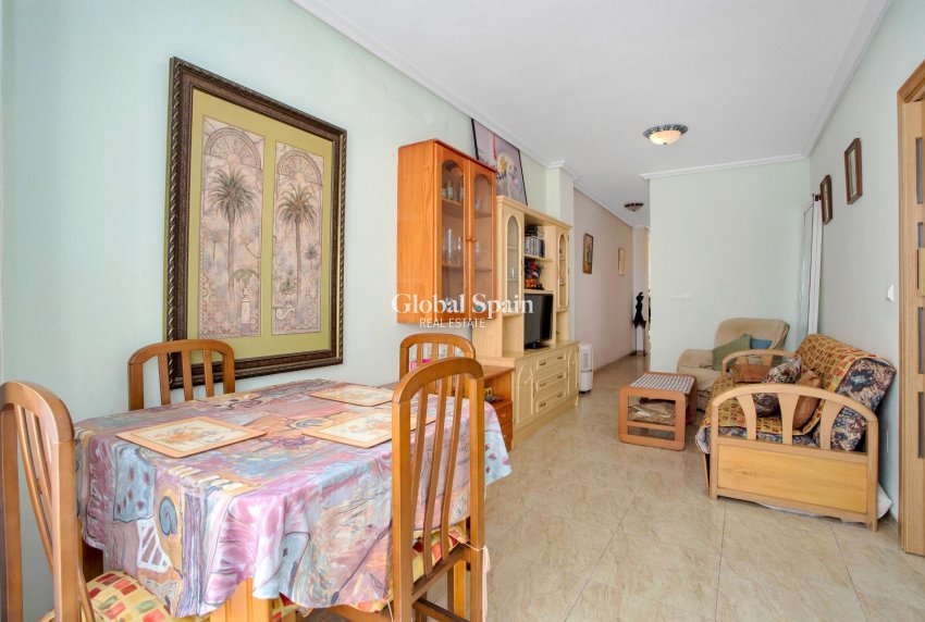 Wederverkoop - Appartement -
TORREVIEJA - Playa de los locos