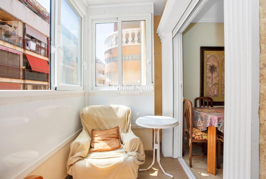 Wederverkoop - Appartement -
TORREVIEJA - Playa de los locos