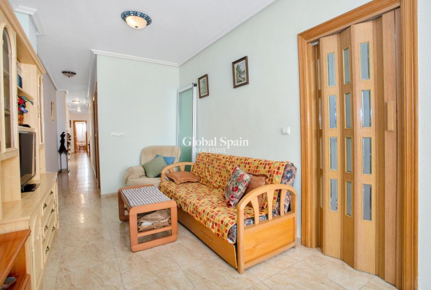 Wederverkoop - Appartement -
TORREVIEJA - Playa de los locos