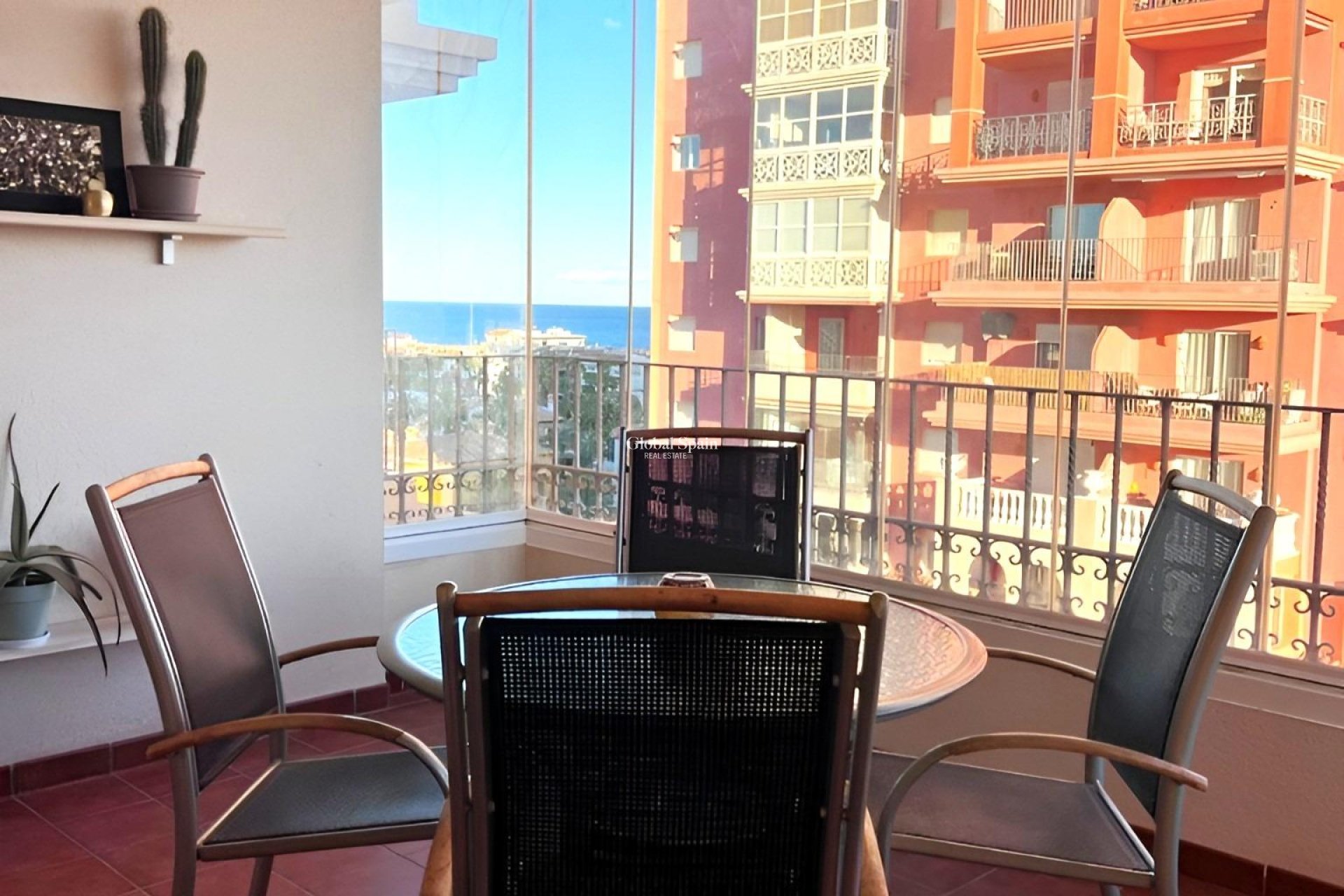 Wederverkoop - APPARTEMENT -
TORREVIEJA - Playa de los Locos