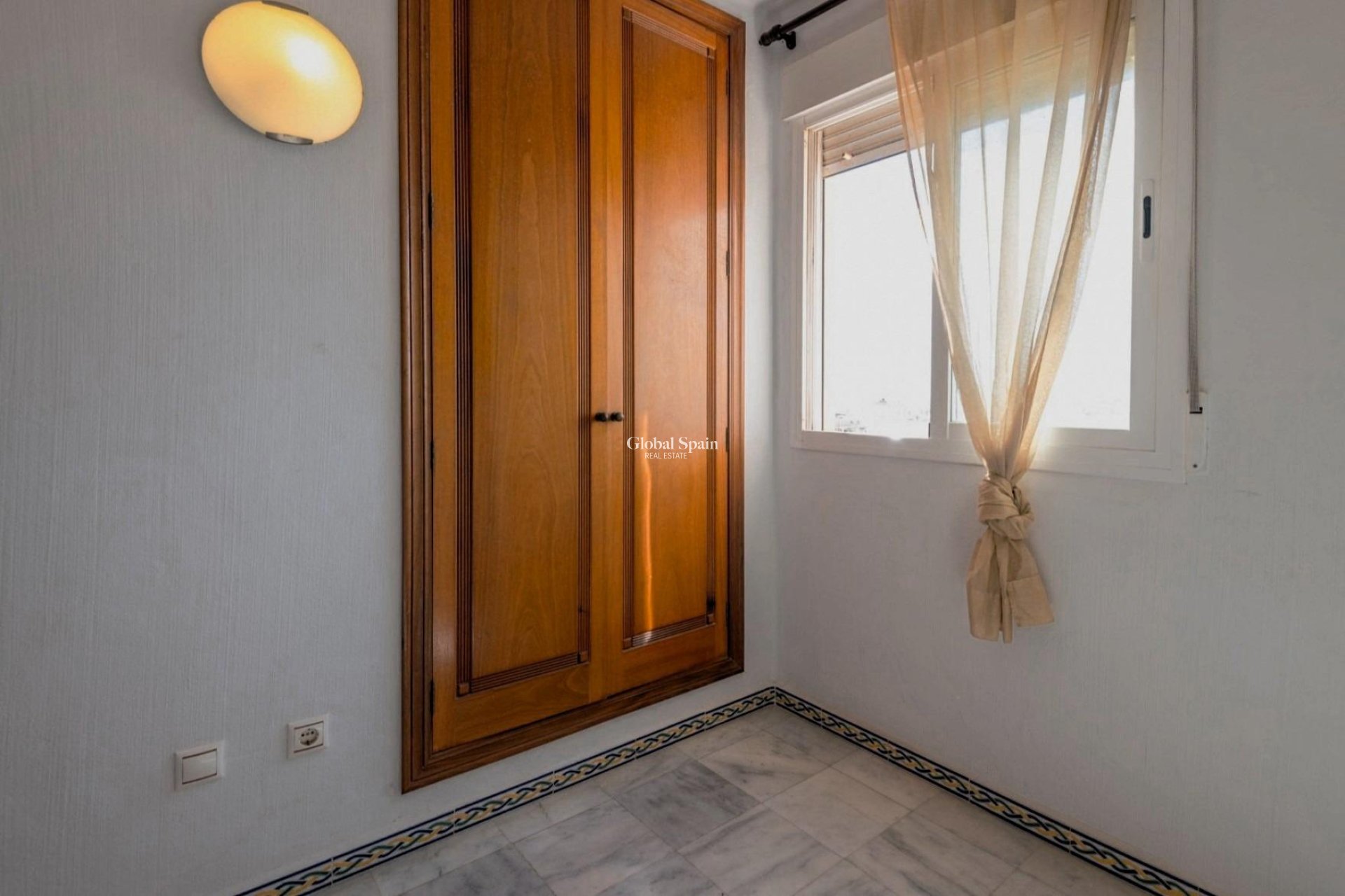 Wederverkoop - APPARTEMENT -
TORREVIEJA - Playa de los Locos