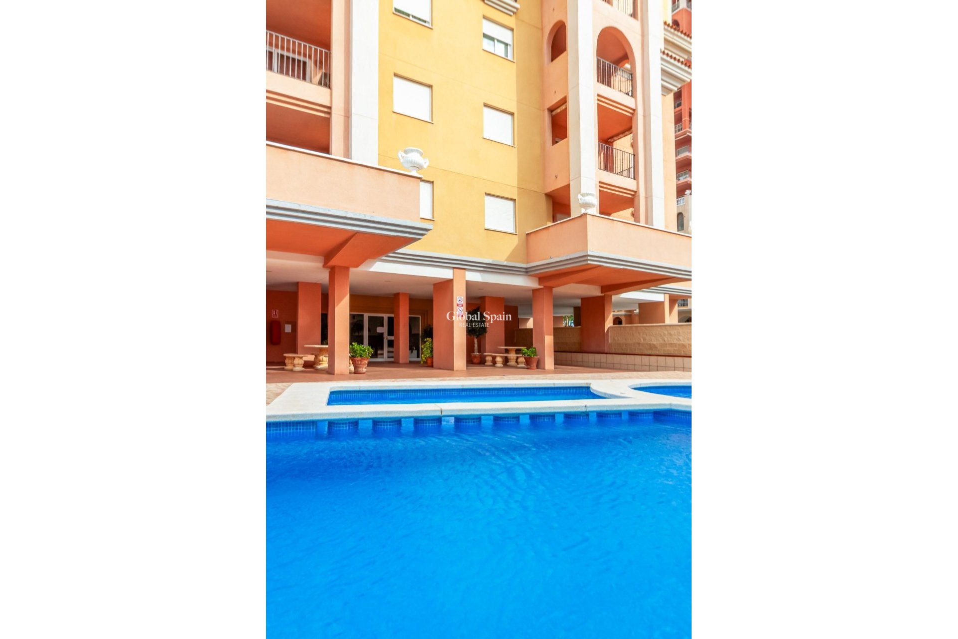 Wederverkoop - APPARTEMENT -
TORREVIEJA - Playa de los Locos